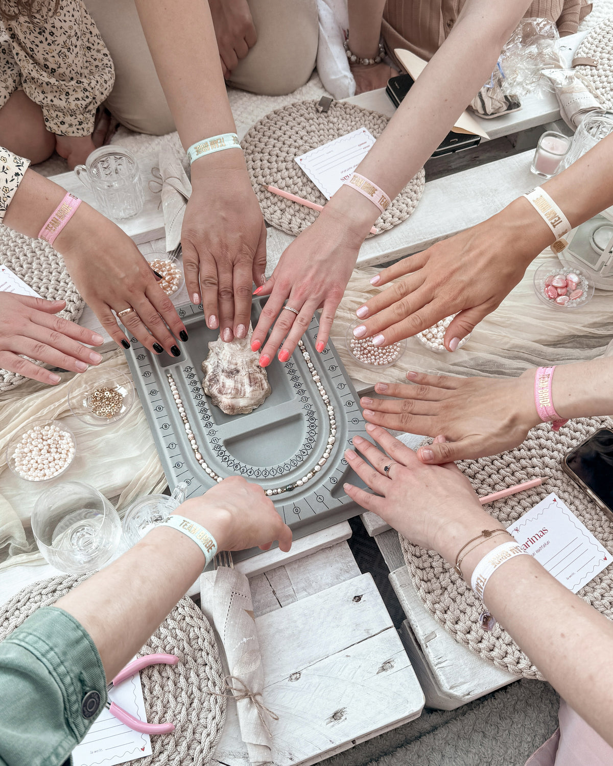 Perlų vėrinių kūrimas